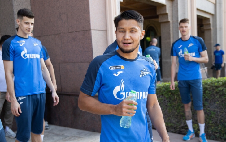 &laquo;Могу смотреть хорошие матчи по ходу домашней части отпуска. Так что совсем без футбола &ndash; никак&raquo; &ndash; хавбек &laquo;Зенита&raquo; Ахметов