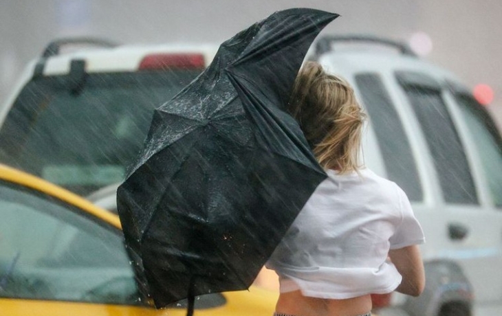 В Китае объявили тревогу из-за ветра и песчаных бурь В Китае объявили тревогу из-за ветра и песчаных бурь