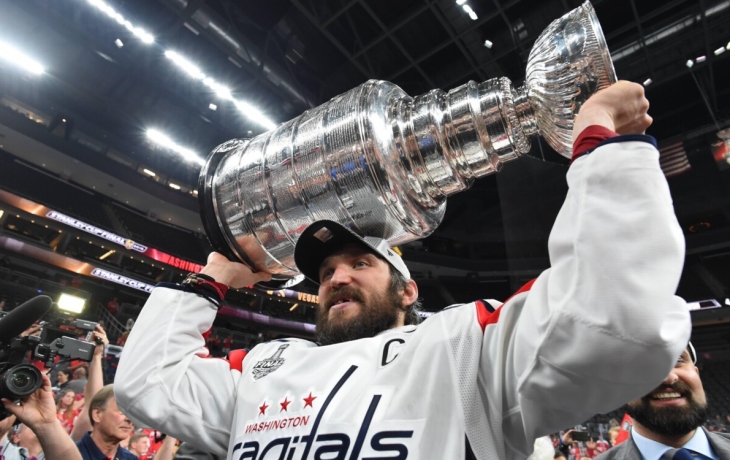 «Для всей страны это был бы большой праздник». Овечкин заявил, что хотел бы вновь привезти Кубок Стэнли в Россию «Для всей страны это был бы большой праздник». Овечкин заявил, что хотел бы вновь привезти Кубок Стэнли в Россию