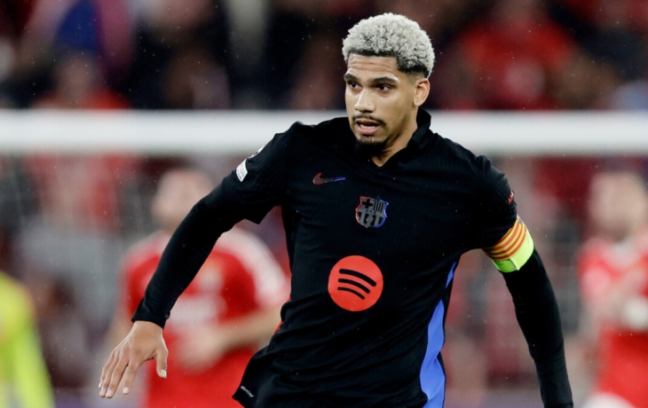 &laquo;Барселона&raquo; продлила контракт с защитником Араухо до лета 2031 года