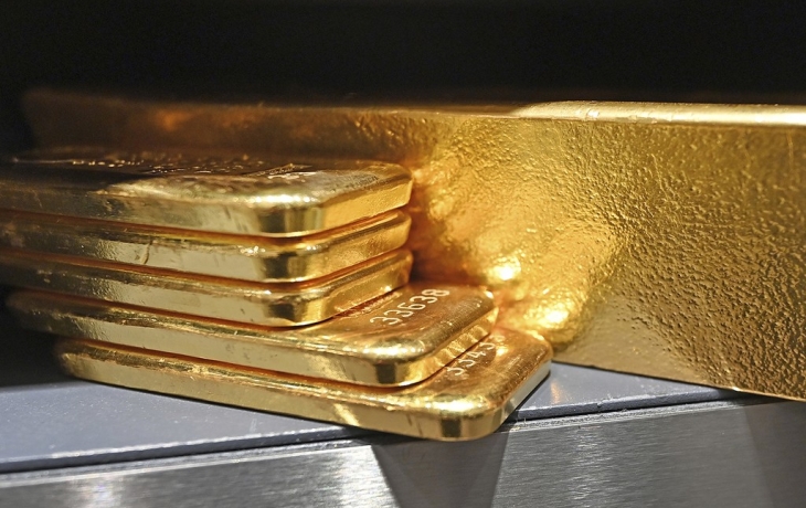 Жители одного азиатского государства внезапно ринулись скупать золото Жители одного азиатского государства внезапно ринулись скупать золото