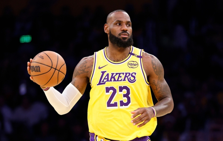 Дабл‑дабл Джеймса не спас &laquo;Лейкерс&raquo; от поражения в матче НБА с &laquo;Клипперс&raquo;