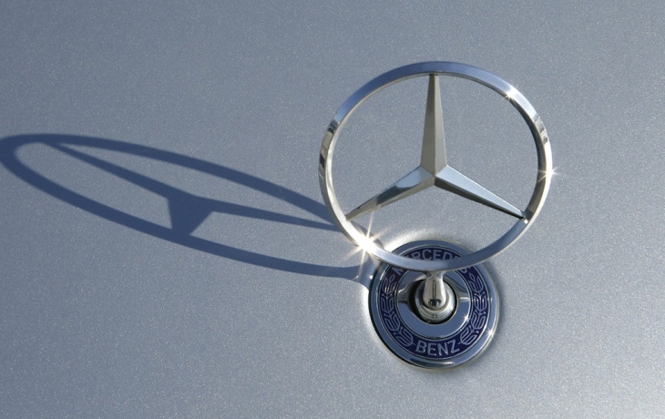 Производитель фирменного знака машин Mercedes объявил о банкротстве Производитель фирменного знака машин Mercedes объявил о банкротстве