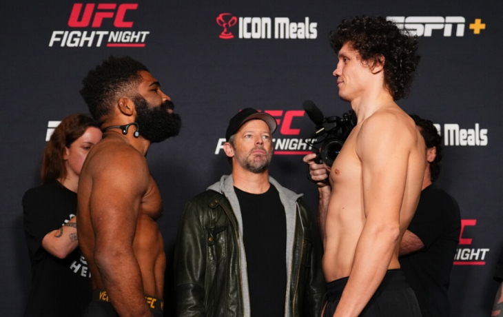 Копылов и Кертис показали одинаковый вес перед боем на турнире UFC в Лас‑Вегасе