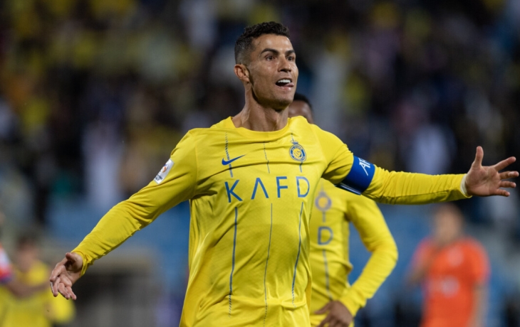 Роналду продлил контракт с «Аль‑Насром» до 2026 года — СМИ Роналду продлил контракт с «Аль‑Насром» до 2026 года — СМИ