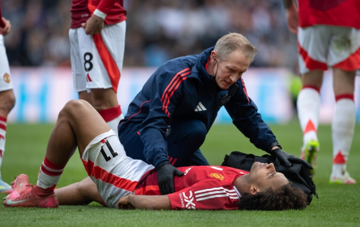 Форвард «Манчестер Юнайтед» Зиркзе выбыл до конца сезона из‑за травмы Форвард «Манчестер Юнайтед» Зиркзе выбыл до конца сезона из‑за травмы