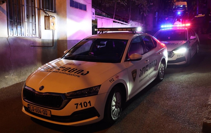 Лидера грузинской оппозиционной партии избили у отеля в Батуми Лидера грузинской оппозиционной партии избили у отеля в Батуми