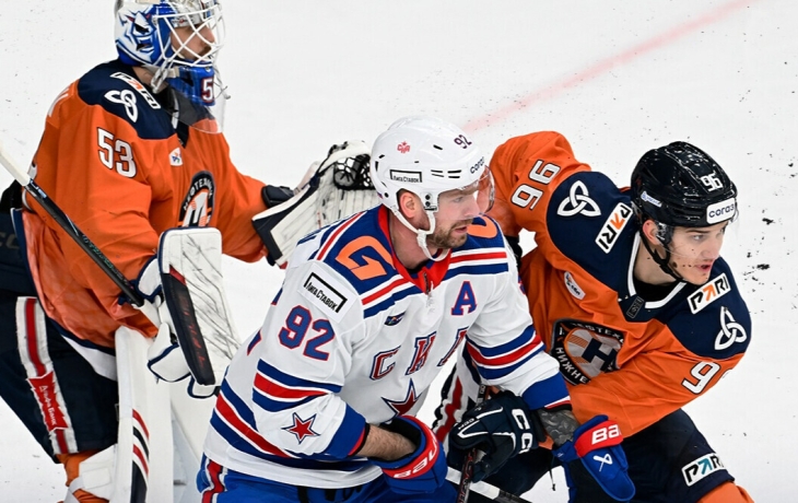 СКА проиграл &laquo;Нефтехимику&raquo; в матче КХЛ, несмотря на дубль Короткого