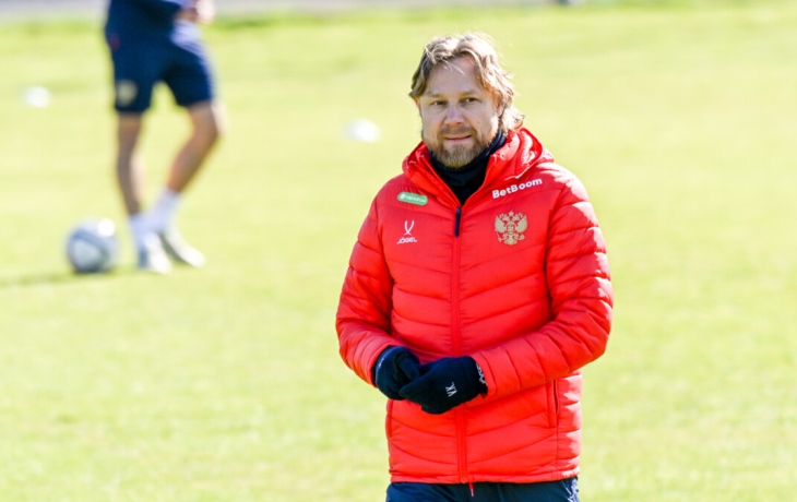 Карпин рассказал, что сборная России по футболу проведет товарищеский матч с Ираном дома