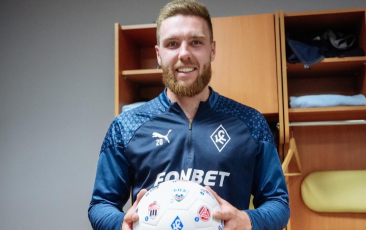 «Крылья Советов» поздравили Сергеева с клубным рекордом по голам и вручили игроку особенный подарок «Крылья Советов» поздравили Сергеева с клубным рекордом по голам и вручили игроку особенный подарок