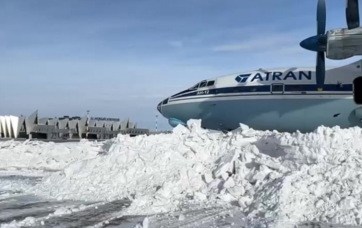 Аэропорт на Ямале закрыли после аварийной посадки самолета