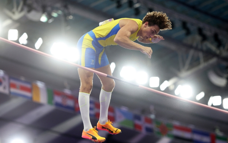 Дюплантис обновил мировой рекорд в прыжках с шестом Дюплантис обновил мировой рекорд в прыжках с шестом