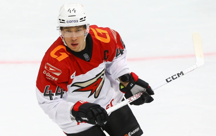 Капитан &laquo;Авангарда&raquo; Шарипзянов рассказал, как тренер Буше назначает хоккеистов на буллиты