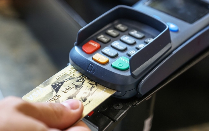 Казахстан ограничил срок действия банковских карт нерезидентам