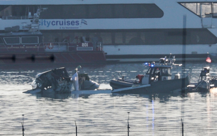 Перед матчем НХЛ &laquo;Оттава&raquo; &ndash; &laquo;Вашингтон&raquo; на арене почтили память погибших в авиакатастрофе в США