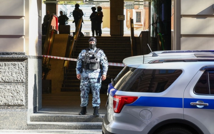 Россиянин в маске и камуфляже подорвал банкомат