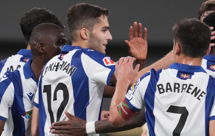 &laquo;Захаряну надо было еще год‑два поиграть в &laquo;Динамо&raquo;, а потом ехать за границу уже состоявшимся футболистом&raquo; &mdash; Кобелев