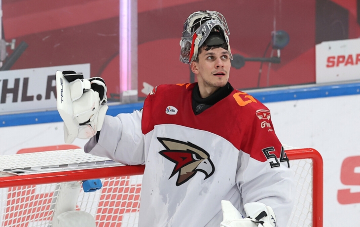 &laquo;Авангард&raquo; отреагировал на эпизод с бутылкой и Камаловым: &laquo;Нам не жалко, в Омске воды много, ждём на домашних матчах&raquo;