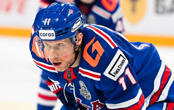 Сергей Андронов: &laquo;Маска Хищника в раздевалке СКА &mdash; намек на инстинкт убийцы, который важен в плей‑офф&raquo;