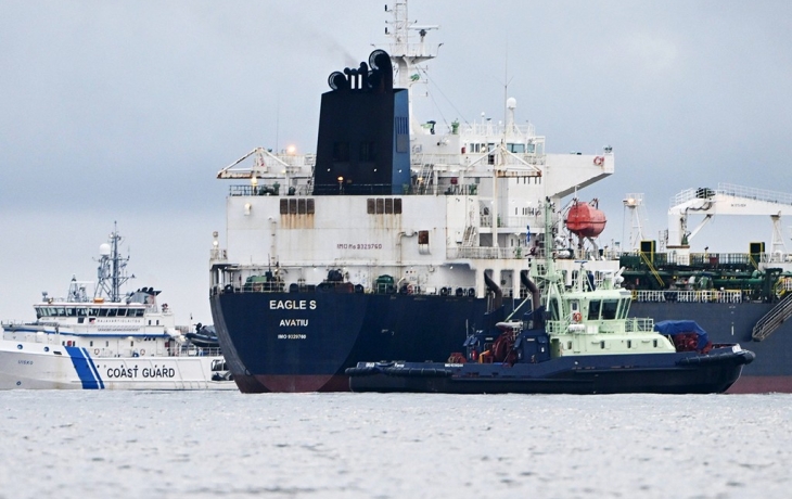 Финский оператор потребовал арестовать следовавший из Петербурга танкер