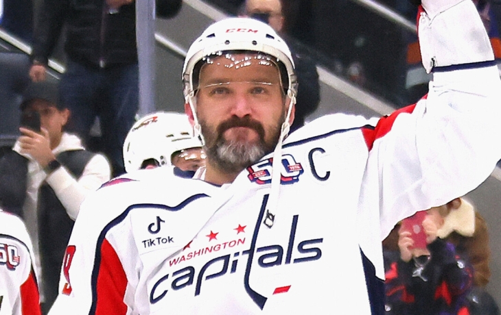 Овечкин забросил шайбу на второй минуте матча с «Коламбусом» Овечкин забросил шайбу на второй минуте матча с «Коламбусом»