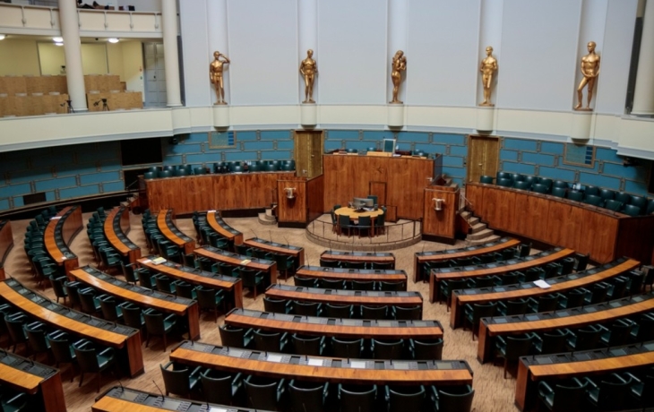 В туалетах парламента европейской страны обнаружили следы наркотиков