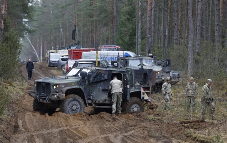 Позор на болоте: бронемашина НАТО пошла ко дну в Литве &mdash; при чем тут РФ