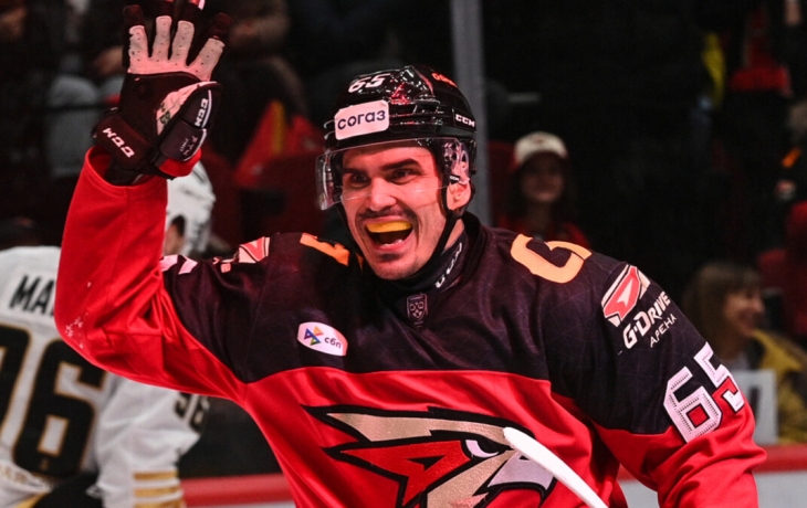 «Инициатива шла от клуба». Якупов рассказал о переговорах по продлению контракта с «Авангардом» «Инициатива шла от клуба». Якупов рассказал о переговорах по продлению контракта с «Авангардом»