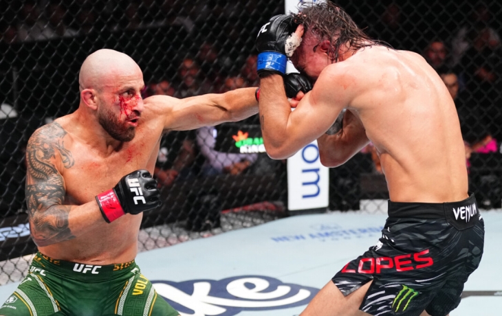 Алекс Волкановски победил Диего Лопеса и завоевал пояс чемпиона UFC в полулегком весе Алекс Волкановски победил Диего Лопеса и завоевал пояс чемпиона UFC в полулегком весе