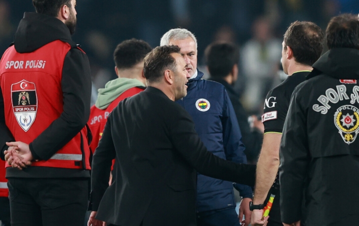 Моуринью дернул за нос тренера &laquo;Галатасарая&raquo; после поражения в Кубке Турции