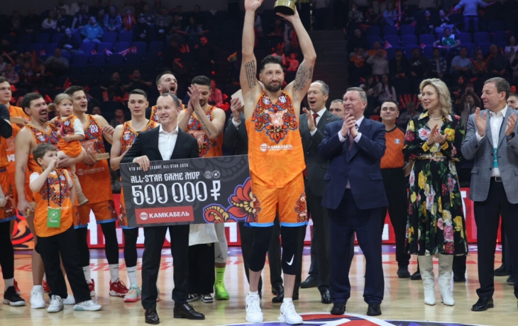 Никиту Курбанова признали самым ценным игроком Матча звезд Единой лиги по баскетболу Никиту Курбанова признали самым ценным игроком Матча звезд Единой лиги по баскетболу