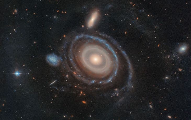 &laquo;Хаббл&raquo; обнаружил в космосе &laquo;мишень&raquo;: уникальную галактику с девятью кольцами