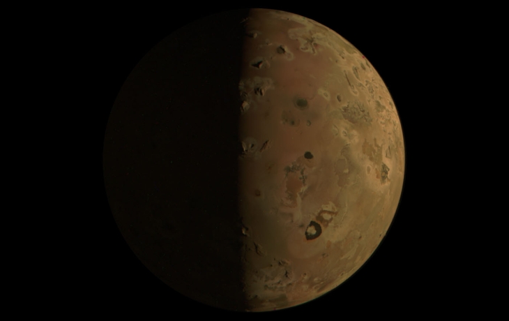 Зонд &laquo;Юнона&raquo; наблюдал экстремально мощное извержение вулкана на Ио