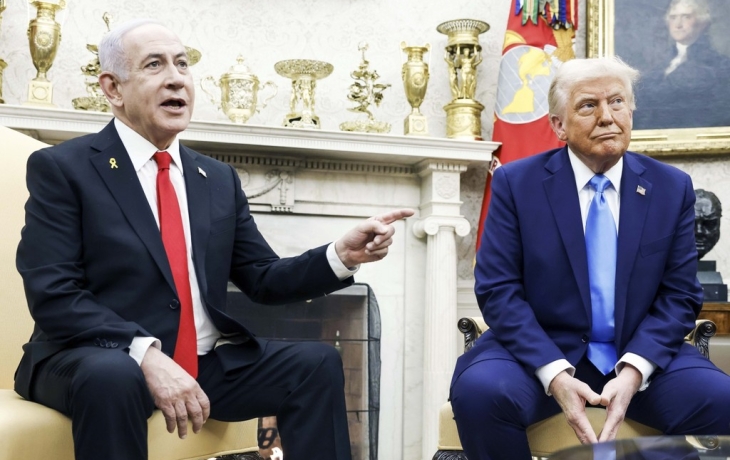 Нетаньяху подарил пейджер Трампу