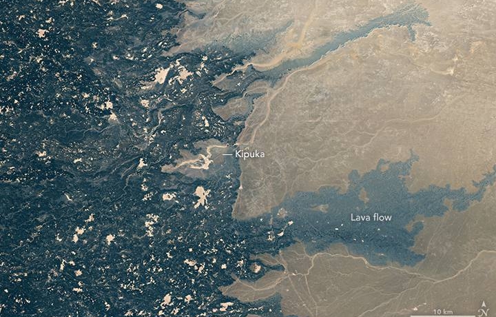 Посмотрите на «огромную тень» в Сахаре из космоса: что это такое Посмотрите на «огромную тень» в Сахаре из космоса: что это такое