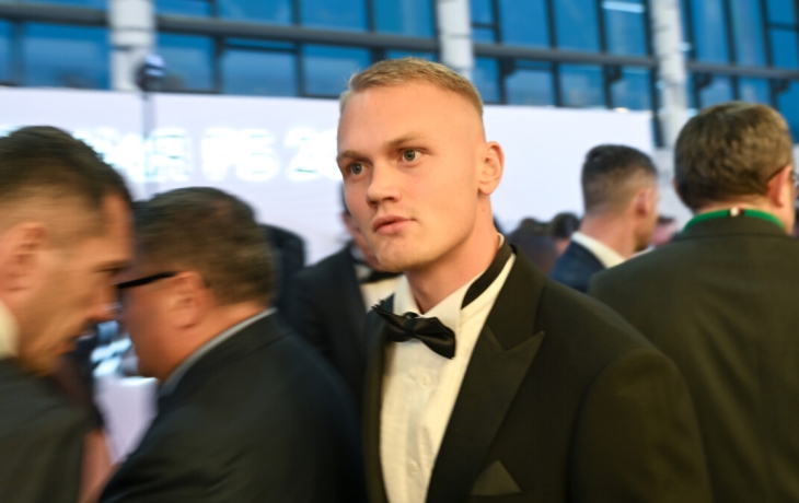 Тюкавин: &laquo;Я написал Овечкину, поздравил с рекордом, но у него телефон разрывается, пока не ответил&raquo;