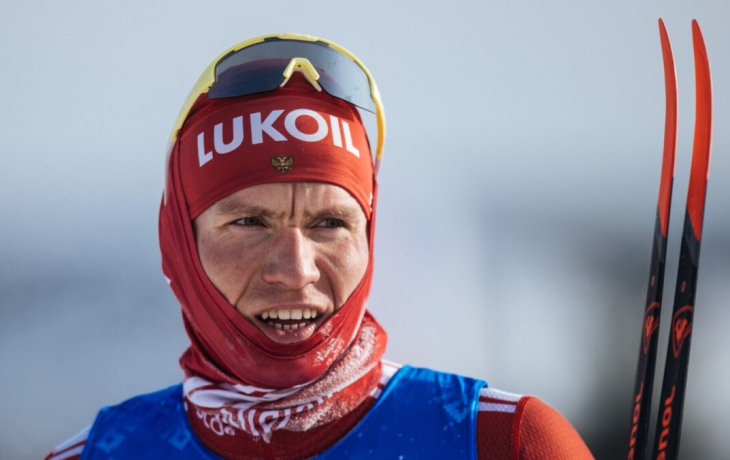Большунов пропустит гонку на 15 км на этапе Кубка России в Казани, спортсмен находится в Москве, сообщил Бородавко