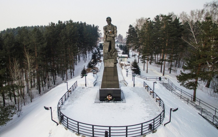 Один из самых известных памятников Кузбасса и Сибири начал разрушаться Один из самых известных памятников Кузбасса и Сибири начал разрушаться