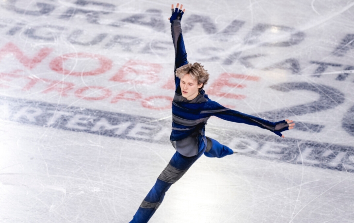 Илья Малинин выиграл чемпионат США по фигурному катанию, исполнив четверной аксель Илья Малинин выиграл чемпионат США по фигурному катанию, исполнив четверной аксель