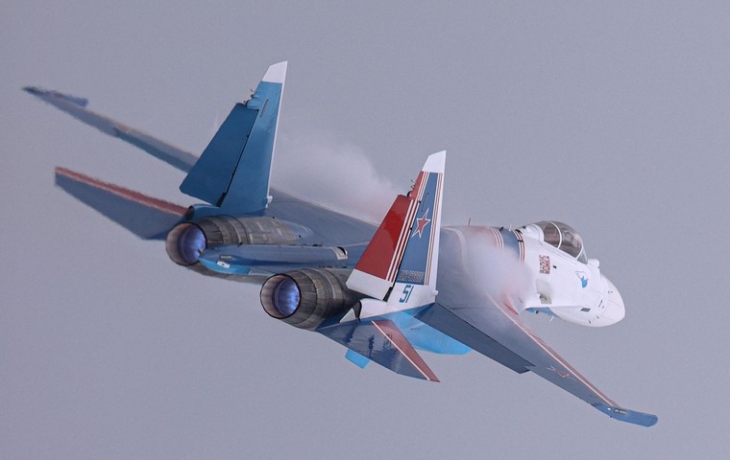 «Дерзко и красиво»: российский Су-35С напугал Францию над Средиземноморьем «Дерзко и красиво»: российский Су-35С напугал Францию над Средиземноморьем