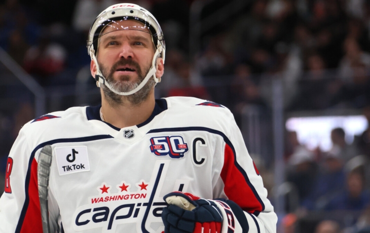 Главный вокзал Вашингтона украсили в честь снайперского рекорда Овечкина в НХЛ