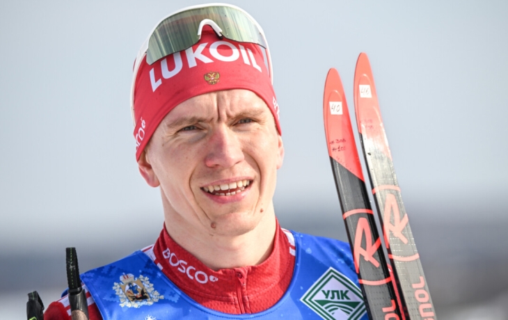 &laquo;Взял и потух&raquo;. Большунов рассказал о сломавшемся фонаре во время гонки в Италии в темное время суток