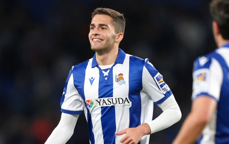 Захаряну не хватает физических кондиций, считает Ледяхов Захаряну не хватает физических кондиций, считает Ледяхов