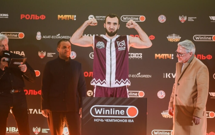 Гаджимагомедов победил Мчуну и защитил пояс WBA в бриджервейте