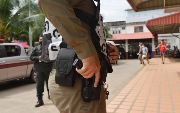 Полицейские открыли огонь по&nbsp;агрессивной россиянке на Пхукете