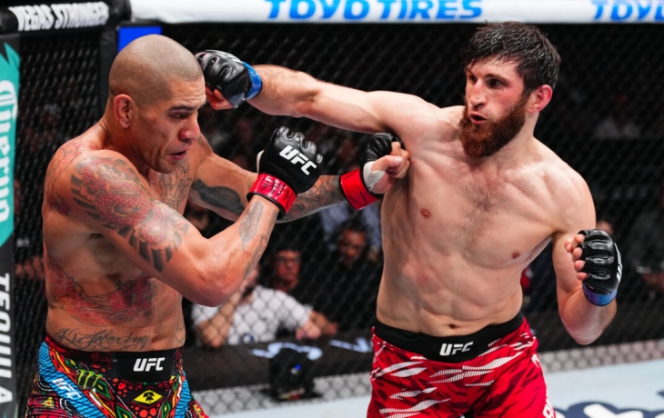 Анкалаев — о победе над Перейрой в титульном поединке UFC: «Словами не передать. Я так долго шел к поясу» Анкалаев — о победе над Перейрой в титульном поединке UFC: «Словами не передать. Я так долго шел к поясу»