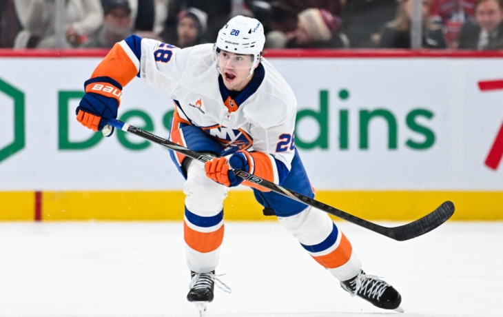 «Нью‑Йорк Айлендерс» одержал волевую победу над «Каролиной», Романов набрал два очка «Нью‑Йорк Айлендерс» одержал волевую победу над «Каролиной», Романов набрал два очка