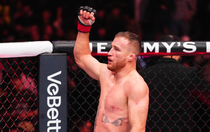 Джастин Гэтжи победил Рафаэля Физиева единогласным решением судей на турнире UFC 313