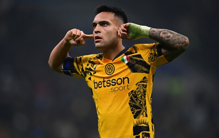 «Интер» победил «Дженоа» и вышел на первое место в чемпионате Италии «Интер» победил «Дженоа» и вышел на первое место в чемпионате Италии