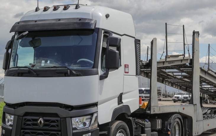 В прибалтийской стране возобновили перевозку грузов в Россию